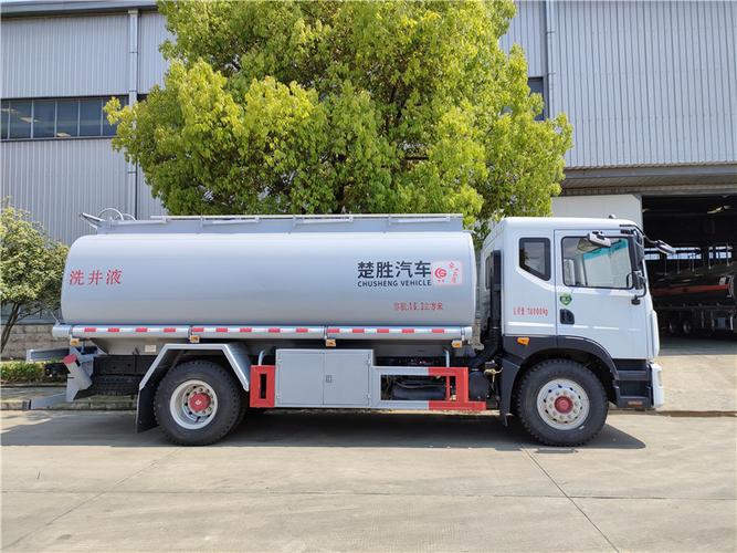 汽田固井施工时提供液源的非危化品专用车,广泛运用于洗井液,压裂液